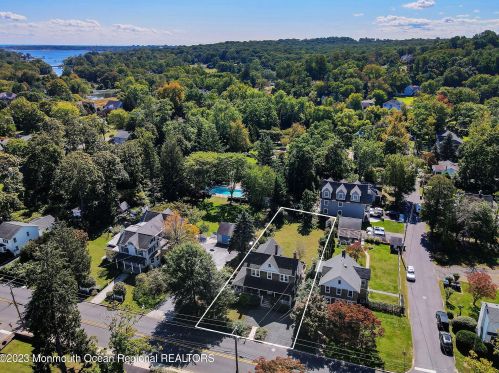 198 Monmouth Ave, Atlantic Highlands NJ  07716-2220 exterior