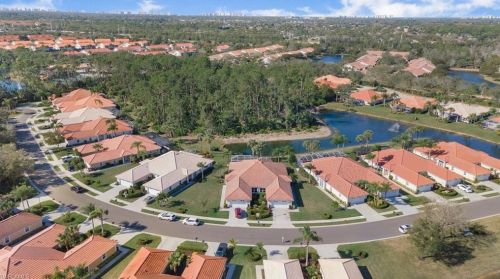 5889 Northridge Dr, Naples FL 34110-3369 exterior