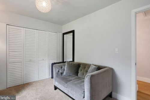 1228 Morningside Ln, Alexandria VA 22308-1042 exterior