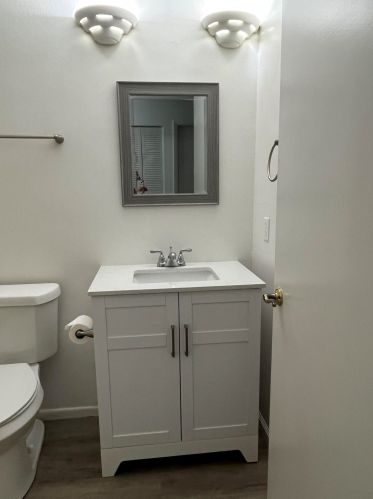 592 Whitmore Dr, Fort Pierce FL  34984-4570 exterior