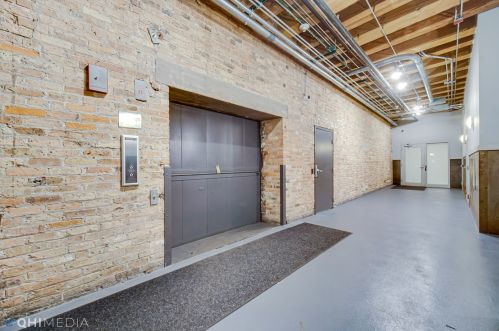 333 Desplaines St, Chicago IL  60661-1151 exterior