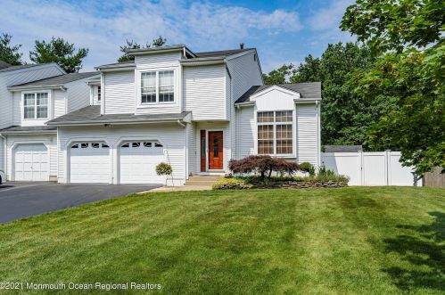 48 Bonnie Dr, Middletown, NJ 07748-5109