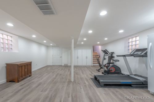 544 33rd St, Chicago IL 60608-6360 exterior