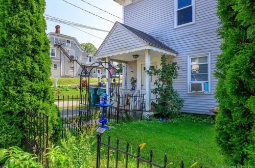 105 Cottage St, Killingly CT 06239-3026 exterior