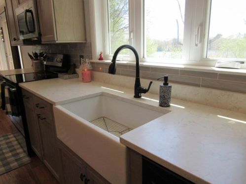 72 Cres St, Providence RI 02907-3237 exterior