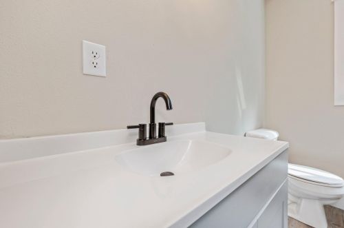 409 19th St, Defuniak Springs FL  32435-2147 exterior