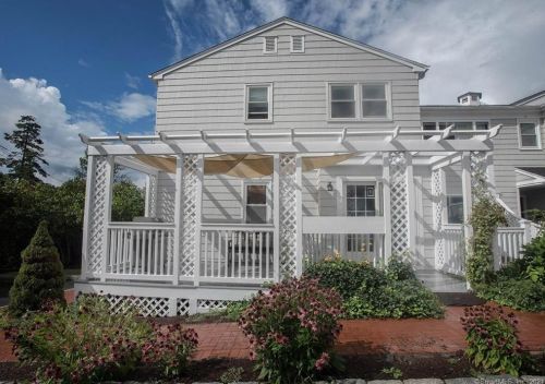 43 Prospect St, Ridgefield, CT 06877-4611