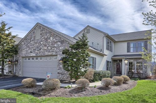 1110 Cord Dr, Hummelstown PA 17036-6815 exterior