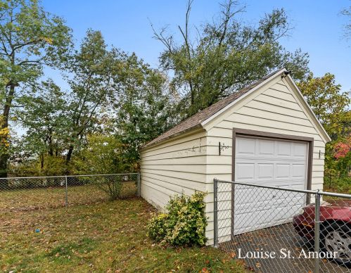 35 Maplewood Ave, Meskegon MI  49444-3045 exterior