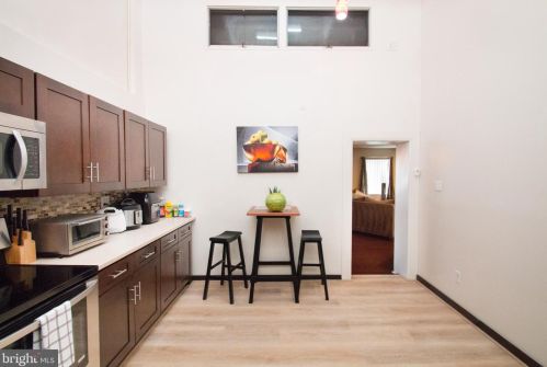 1144 4 St, Philadelphia PA 19133-3208 exterior