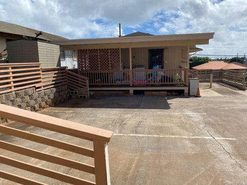 728 21st Ave, Honolulu, HI 96816-4516