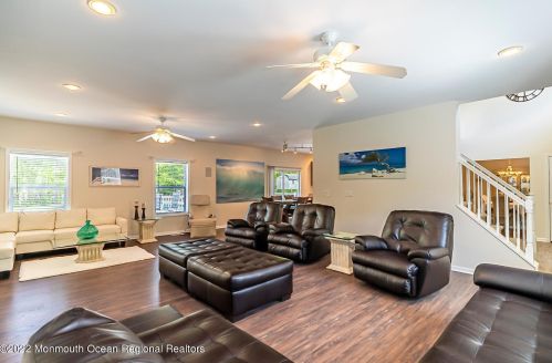 660 Berkeley Ave, Berkeley Township NJ 08721-3703 exterior