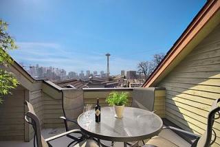 404 Aloha St, Seattle WA  98109-3919 exterior