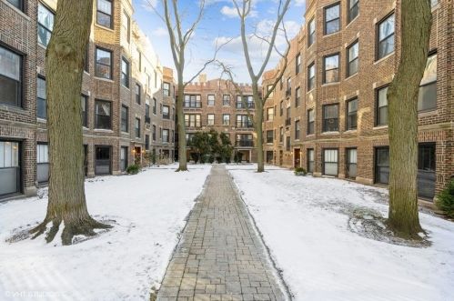 6249 Sheridan Rd, Chicago, IL 60660-1701