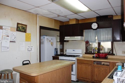 123 Main St, Pilesgrove NJ 08098-1226 exterior