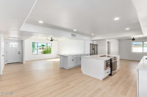 10809 40th St, Phoenix, AZ 85028-3423