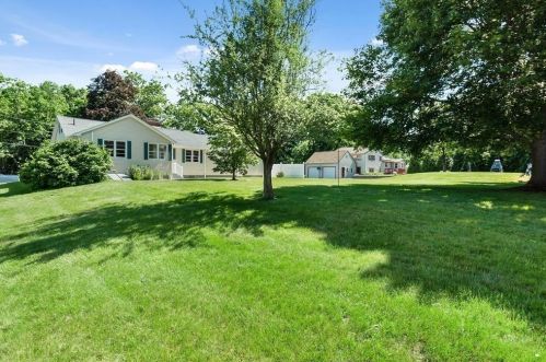 165 Chadwick St, North Andover MA 01845-1705 exterior