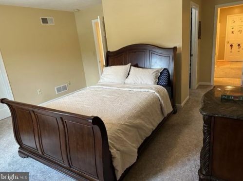 381 Thornhill Dr, Hanover PA  17331-7976 exterior