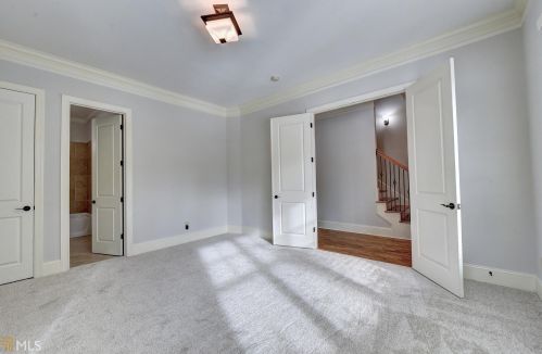 6033 City Walk Ln, Atlanta GA 30328 exterior