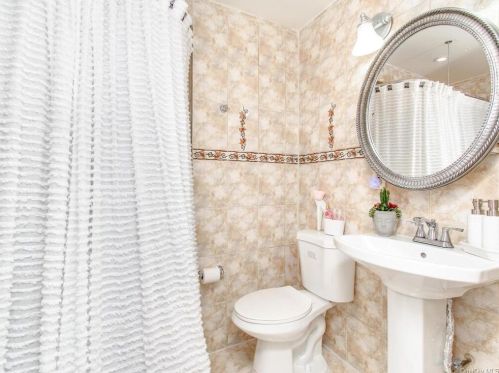 3278 Perry Ave, Bronx NY 10467-3255 exterior