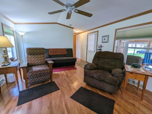 5 Dawn Dr, Concord NH 03303-2050 exterior