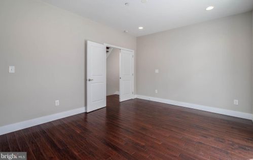 854 Leithgow St, Philadelphia PA 19123-2127 exterior