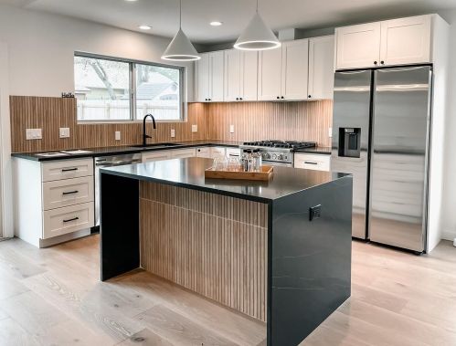 1619 Chippeway Ln, Austin TX  78745-3722 exterior