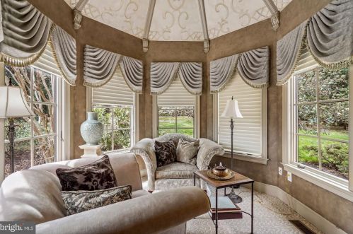 11300 Glen Rd, Rockville MD 20854-1849 exterior