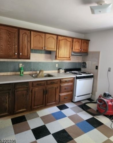 1176 Fulton St, Rahway NJ  07065-3953 exterior