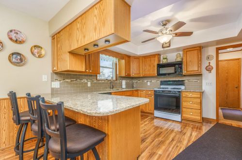 3660 Evaline Dr, Meskegon MI 49444-4133 exterior