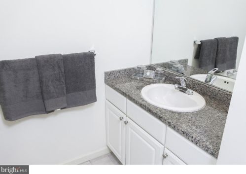 91 9th St, Philadelphia PA 19107-2410 exterior