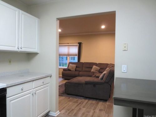 29 Tall Tree Ln, Poughkeepsie NY 12601-7207 exterior