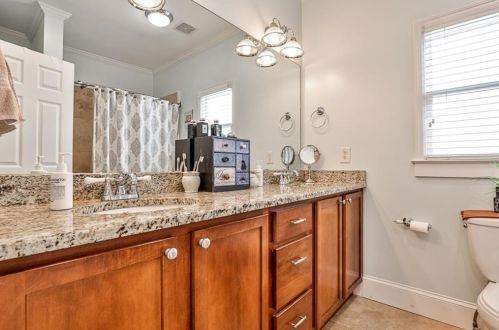 1985 Main St, Atlanta GA 30344-0016 exterior