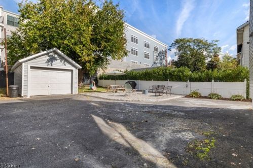 24 Hilton Ave, Maplewood NJ  07040-2921 exterior