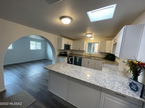 8189 20th St, Tucson AZ  85710-5960 exterior