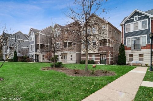 3938 Kolmar Ave, Chicago, IL 60641-4057