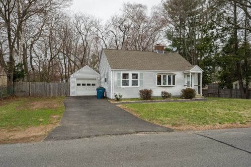 129 Lancaster Ave, West Springfield, MA 01089-2235
