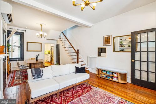 240 Fairmount Ave, Philadelphia PA  19123-2928 exterior