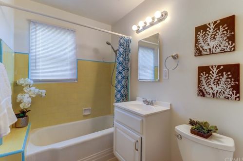 9122 Olive St, Bellflower CA 90706-4518 exterior