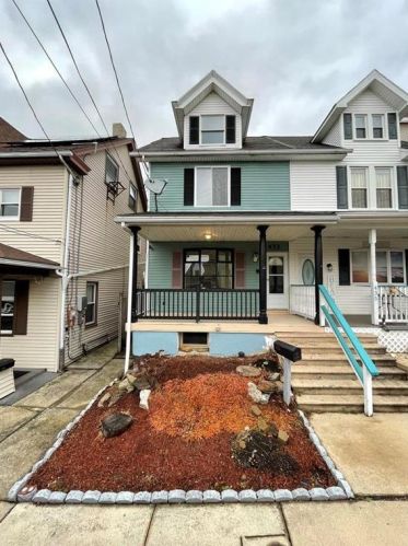 433 2nd St, Slatington, PA 18080-1817