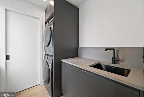 1355 Kater St, Philadelphia PA 19147-1817 exterior