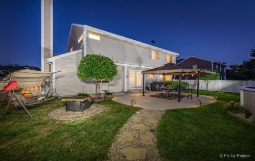 935 Stone Crk Cir, Bull Valley IL 60014-1938 exterior