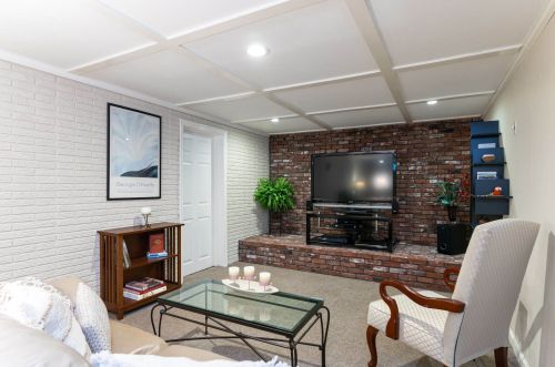 136 Sewalls Fls Rd, Concord NH 03301-4725 exterior