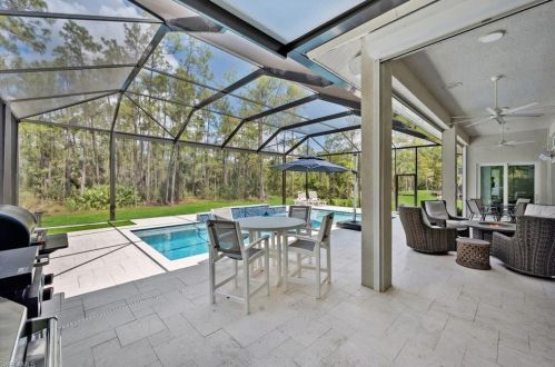 4677 5 Ave, Naples FL 34117-4106 exterior