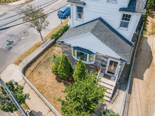 28 East Ave, Valley Stream, NY 11580-3910