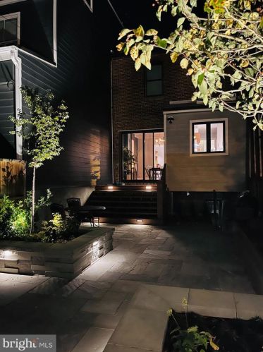 1316 T St, Washington DC 20009-4438 exterior