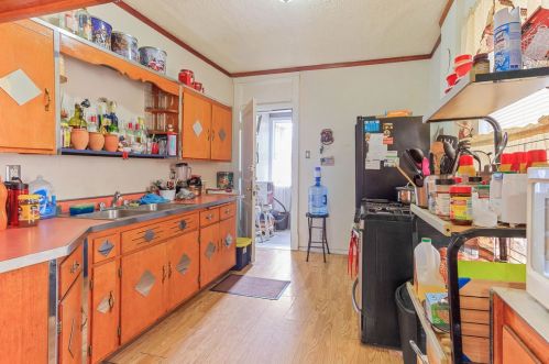 6328 Mozart St, Chicago IL 60659-1521 exterior