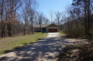 11461 Grand River Dr, Lowell, MI 49331-9557