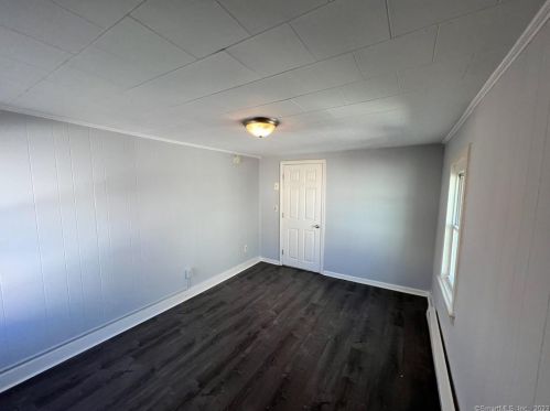 16 Lafayette St, Derby CT 06418-1706 exterior