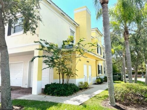 10560 Stephanie Way, Fort Pierce FL  34987-2328 exterior